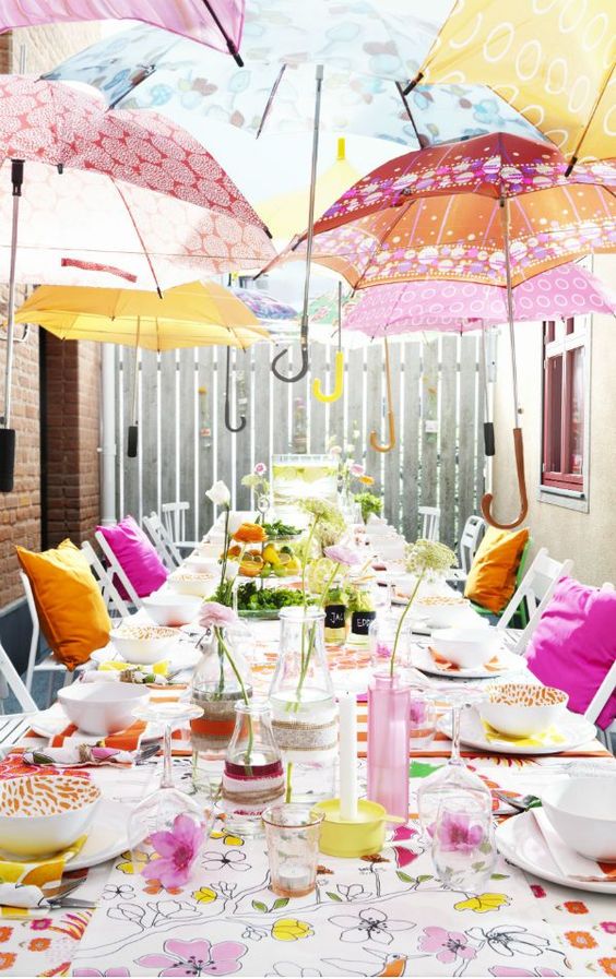 low-cost-umbrella-decorations