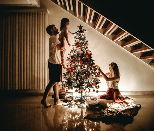 family-christmas-tree
