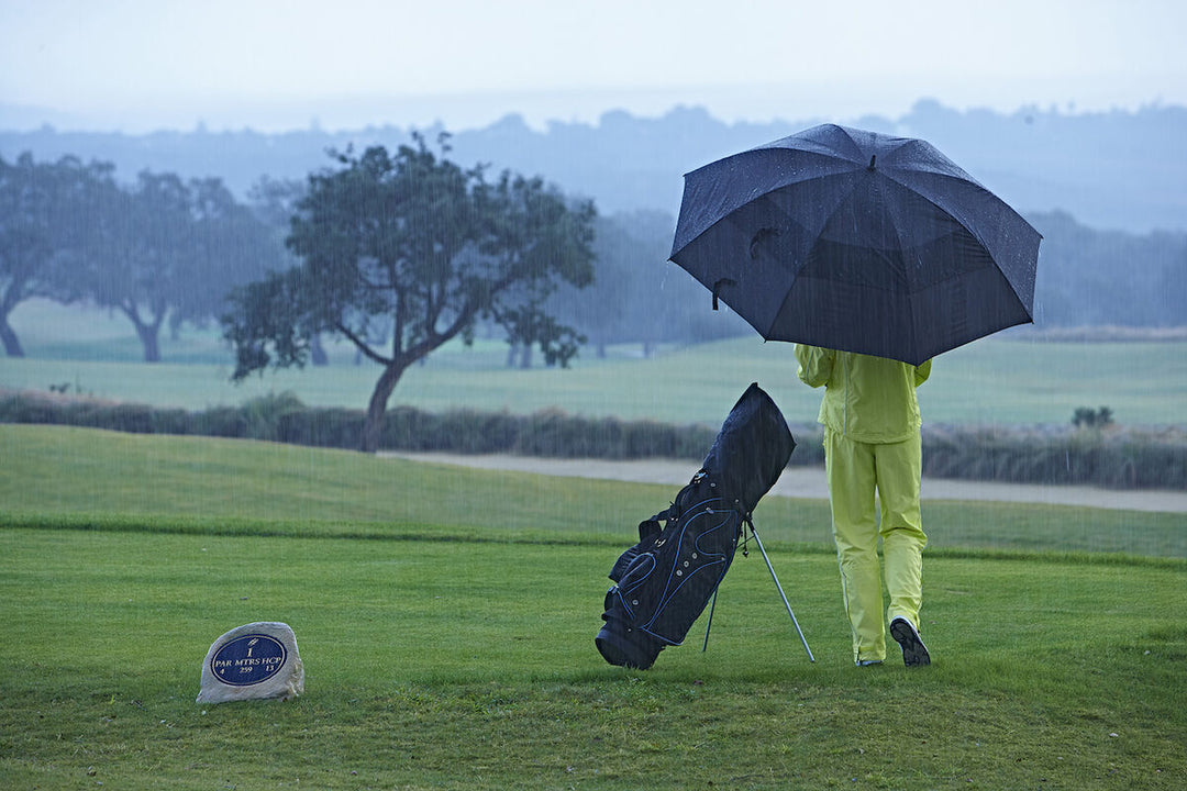 Golf Umbrellas vs Standard Umbrellas: What's the Difference?